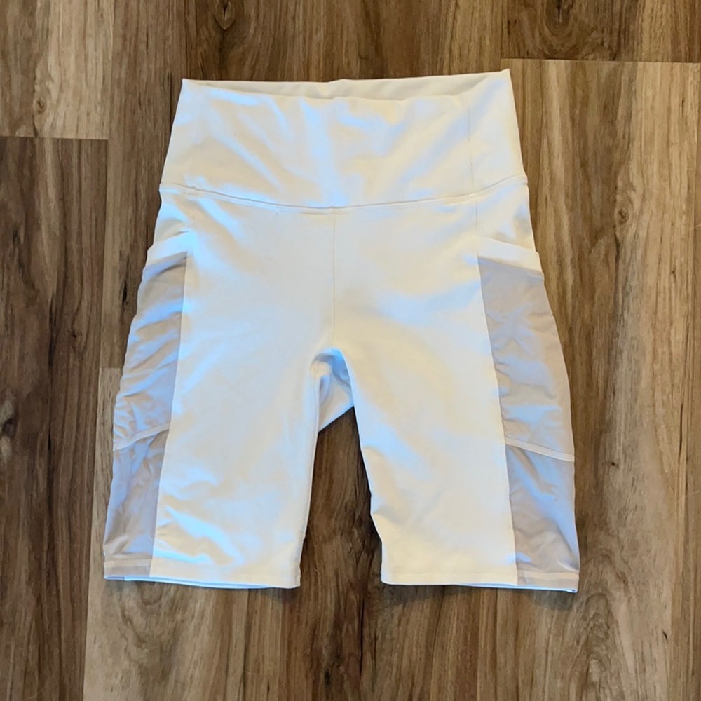 On-the-Go High-Waisted 9” Short